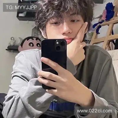 莫青